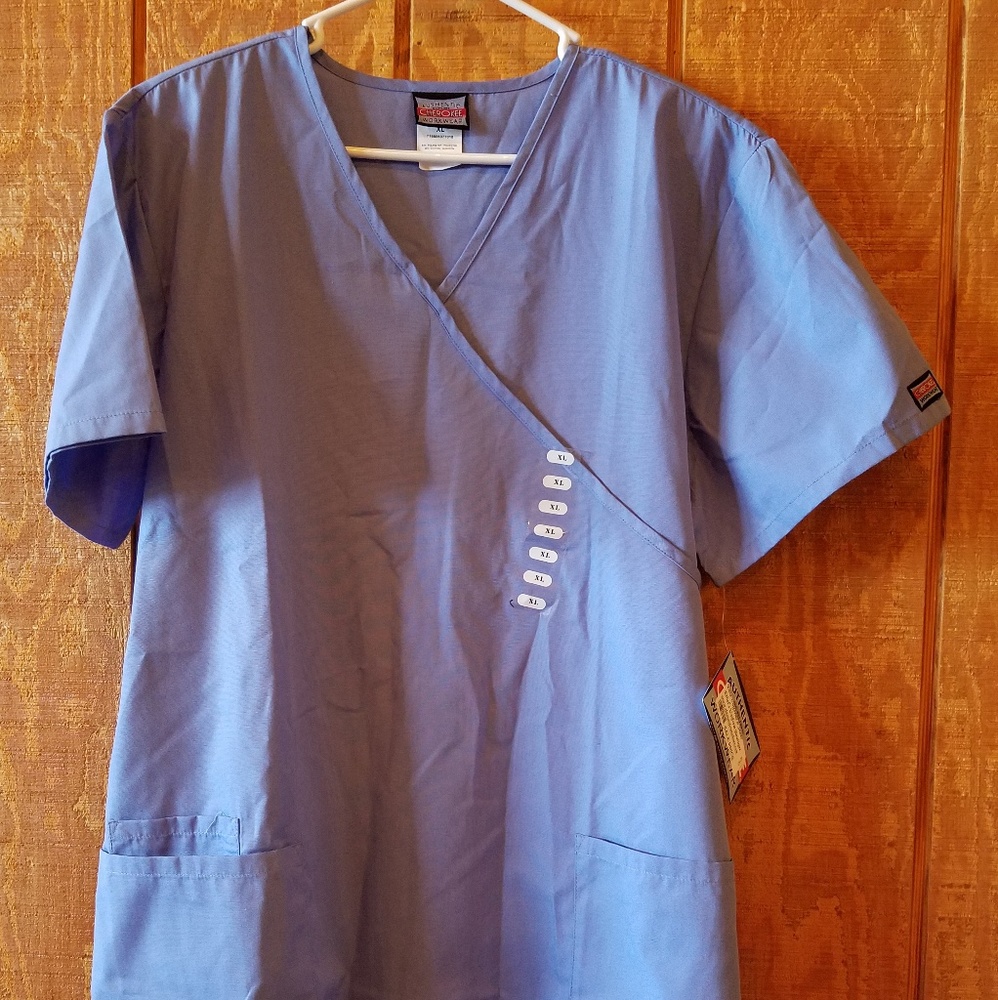 NWT Cherokee Scrub Top